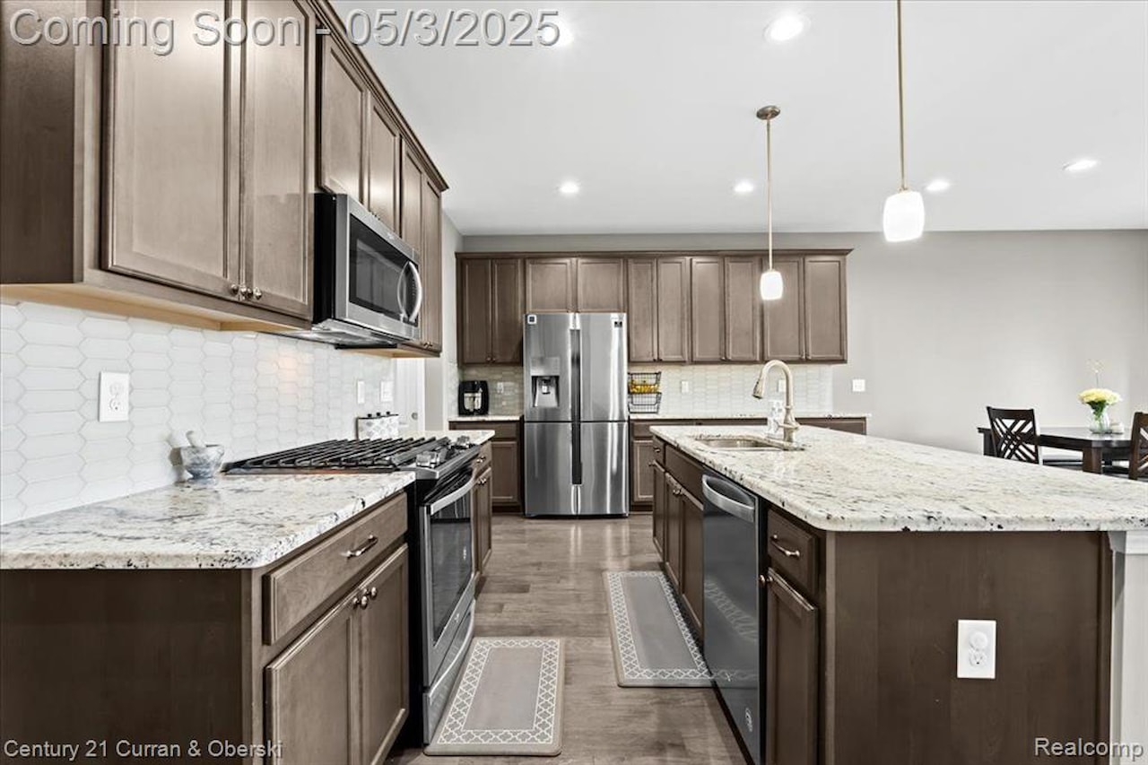 43393 Chancellor Ln in Novi, MI Photo 13
