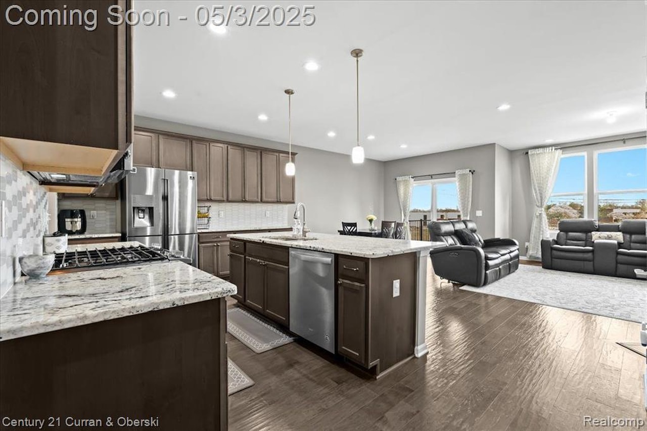 43393 Chancellor Ln in Novi, MI Photo 14