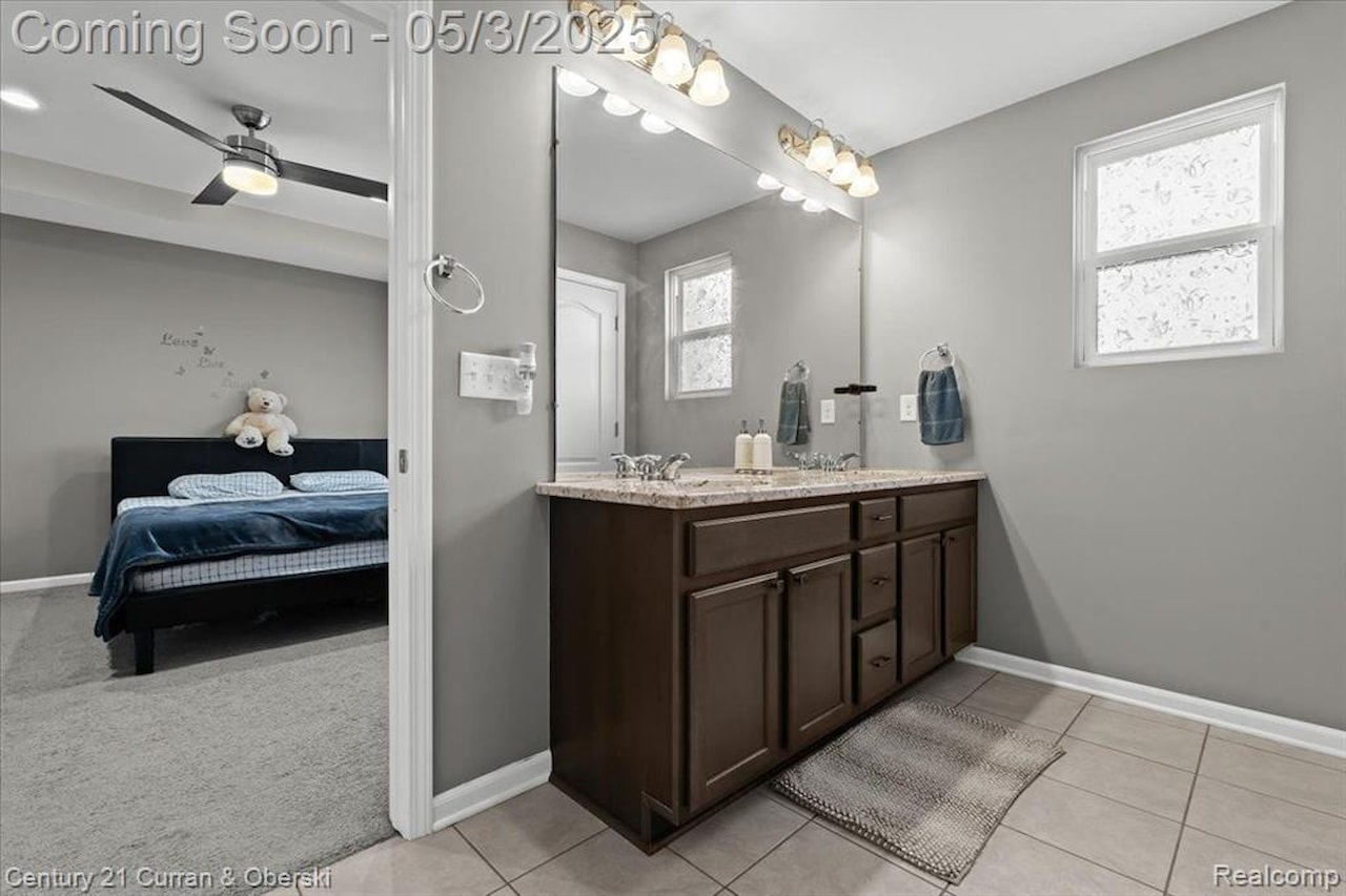 43393 Chancellor Ln in Novi, MI Photo 19