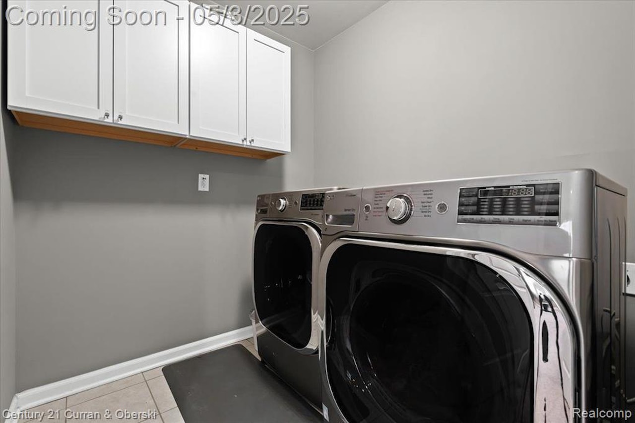 43393 Chancellor Ln in Novi, MI Photo 23