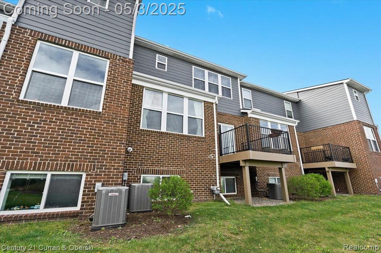 43393 Chancellor Ln in Novi, MI Photo 27
