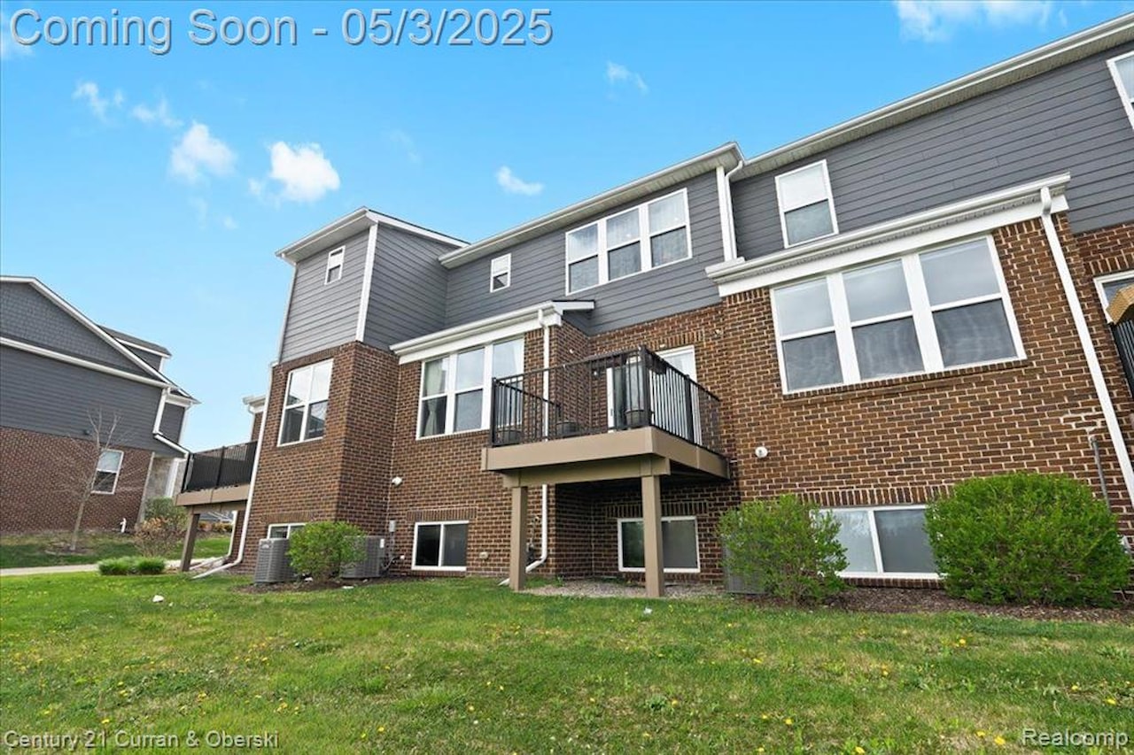 43393 Chancellor Ln in Novi, MI Photo 29