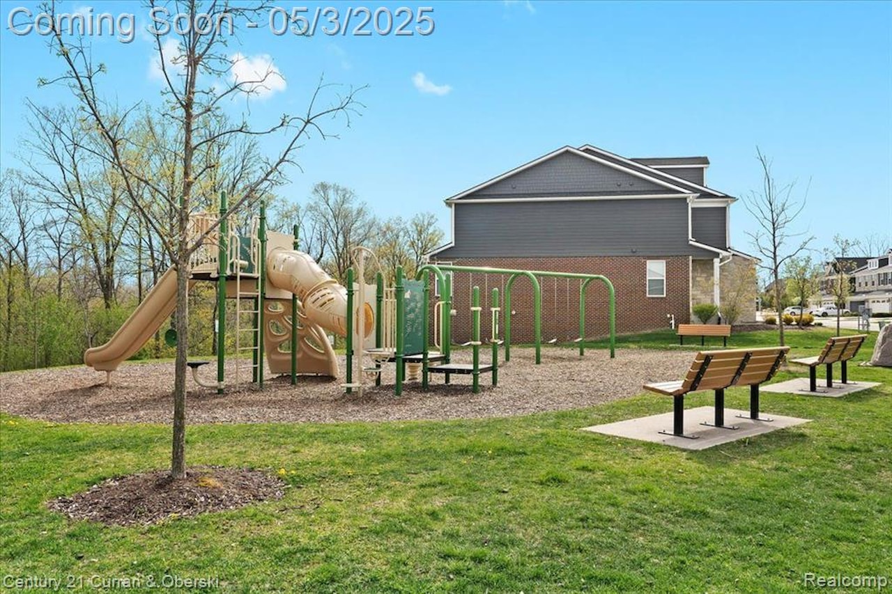 43393 Chancellor Ln in Novi, MI Photo 33