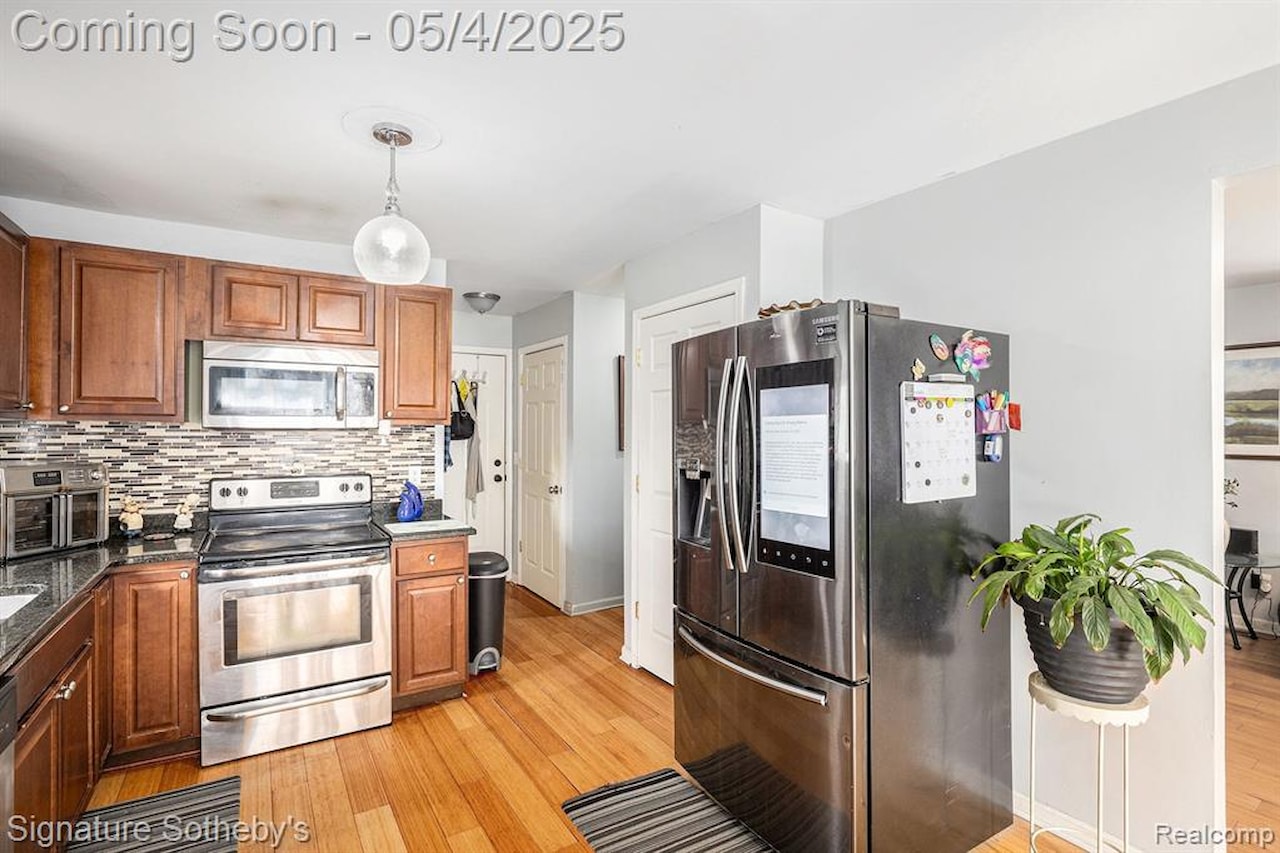 5184 Denwood St in Waterford Twp, MI Photo 7