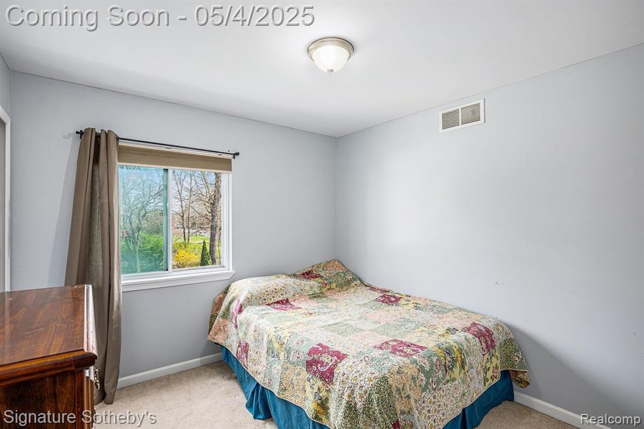 5184 Denwood St in Waterford Twp, MI Photo 14