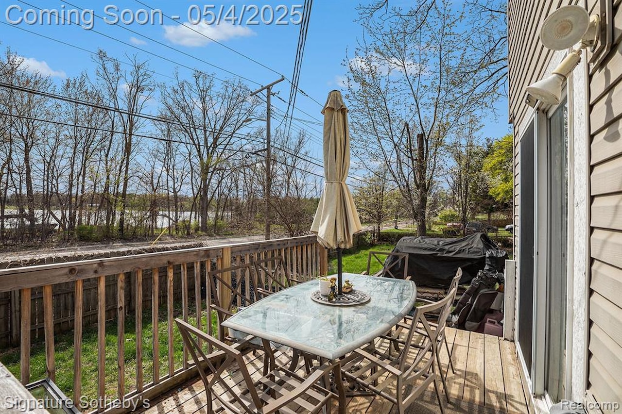 5184 Denwood St in Waterford Twp, MI Photo 21