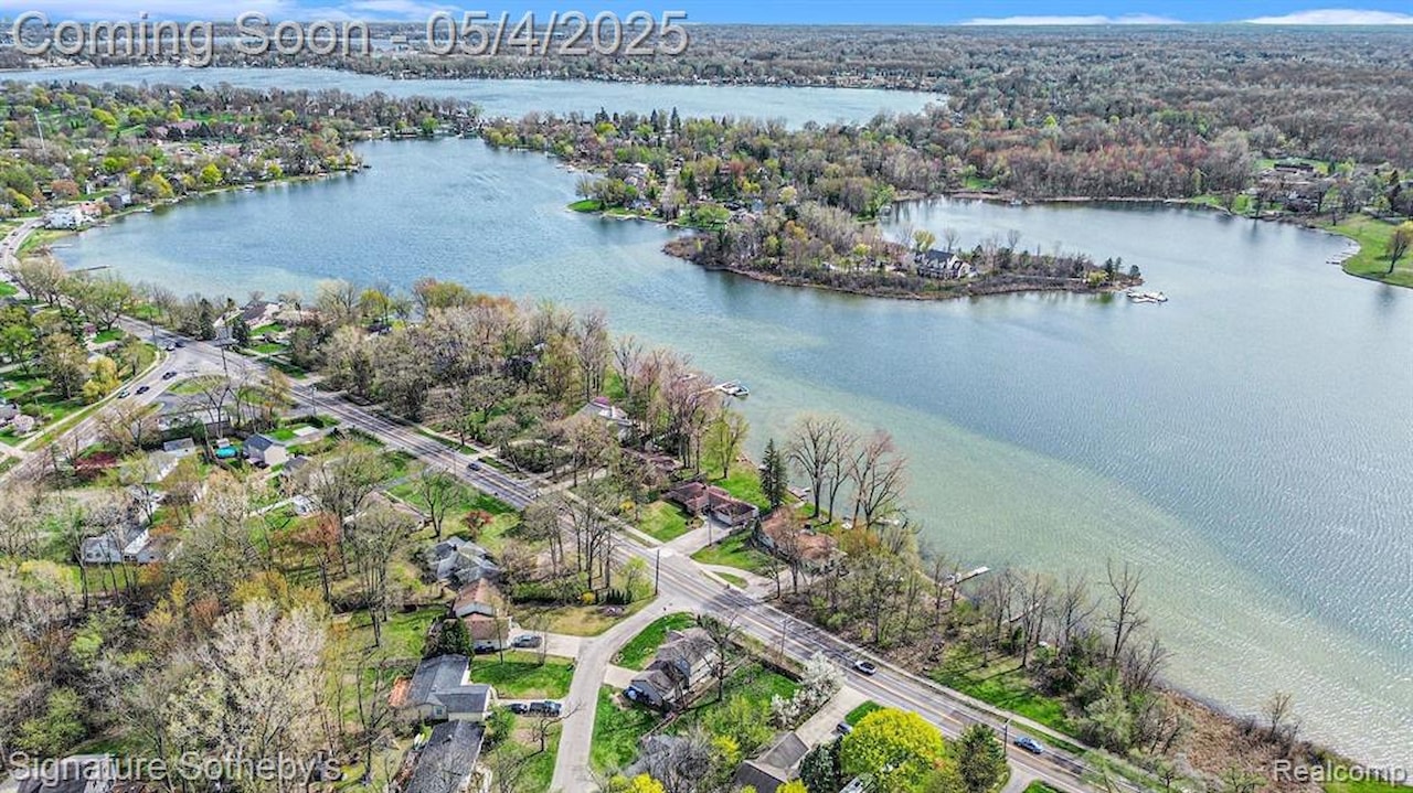 5184 Denwood St in Waterford Twp, MI Photo 27