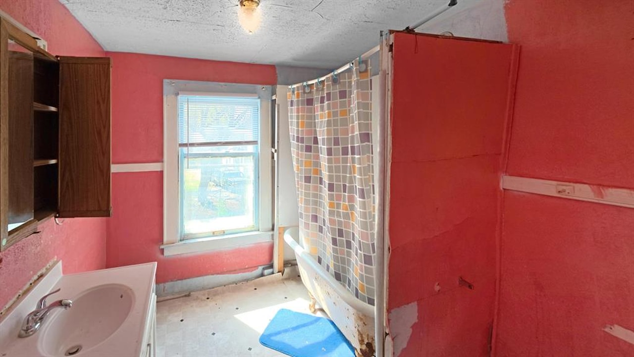 814 W Willow St in Lansing, MI Photo 7