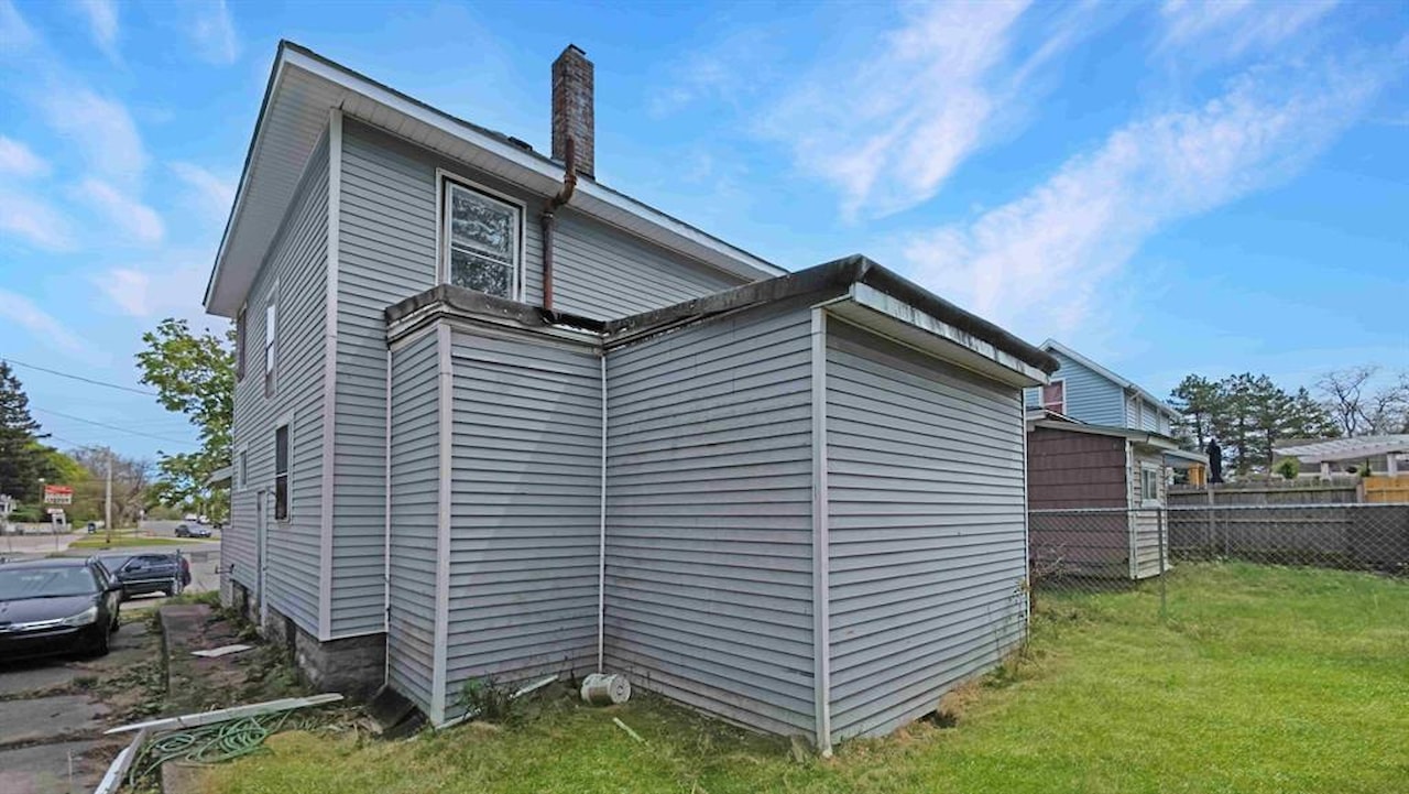 814 W Willow St in Lansing, MI Photo 13