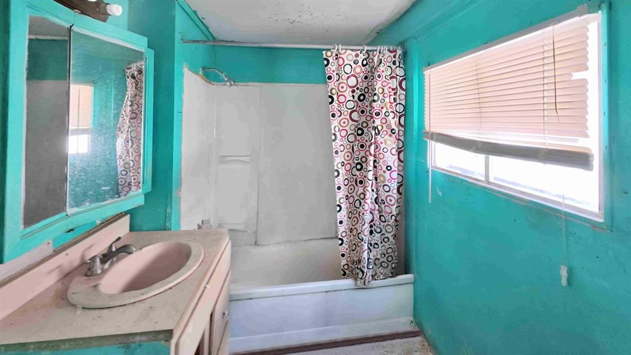 818 W Willow St in Lansing, MI Photo 6