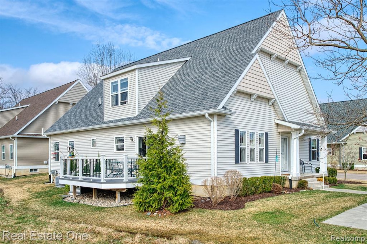 314 Dorchester Dr in Howell, MI Photo 7
