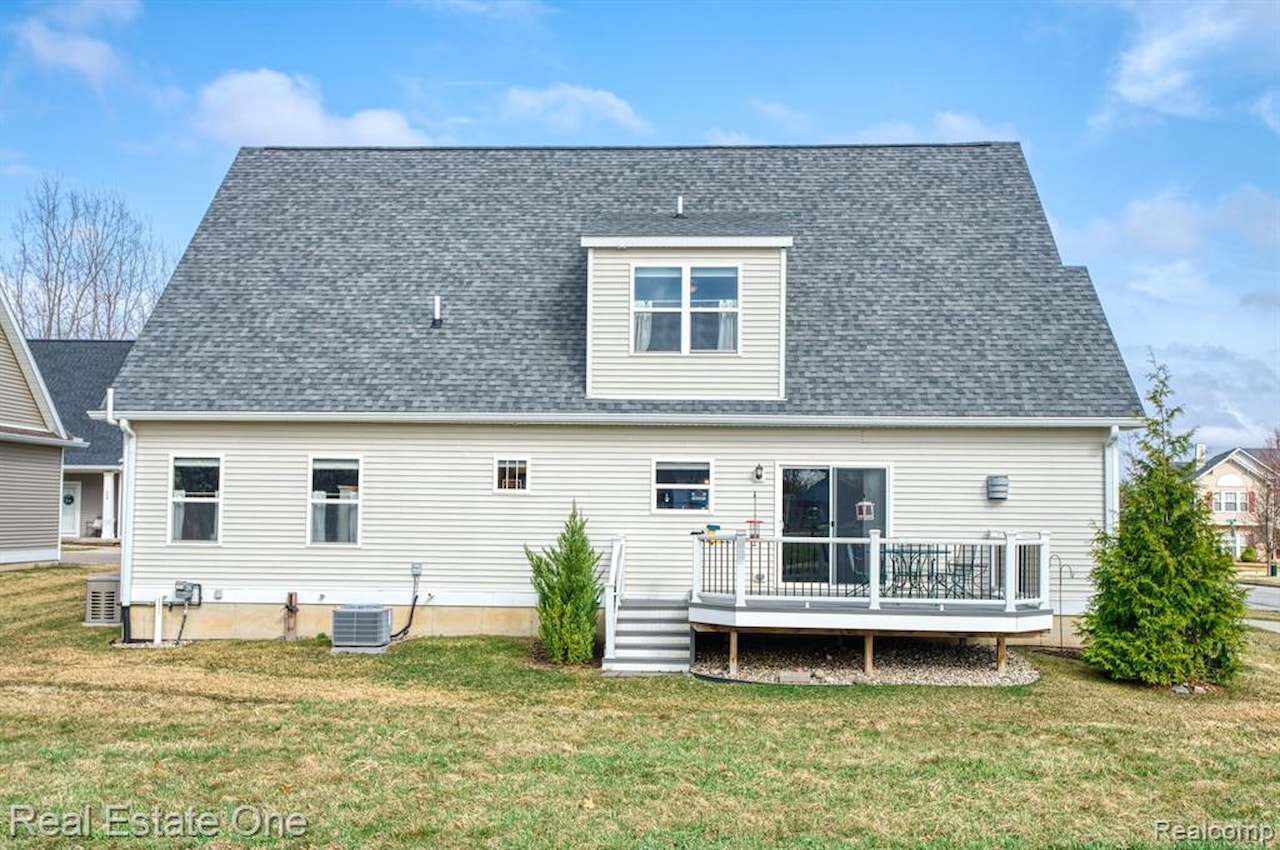 314 Dorchester Dr in Howell, MI Photo 8