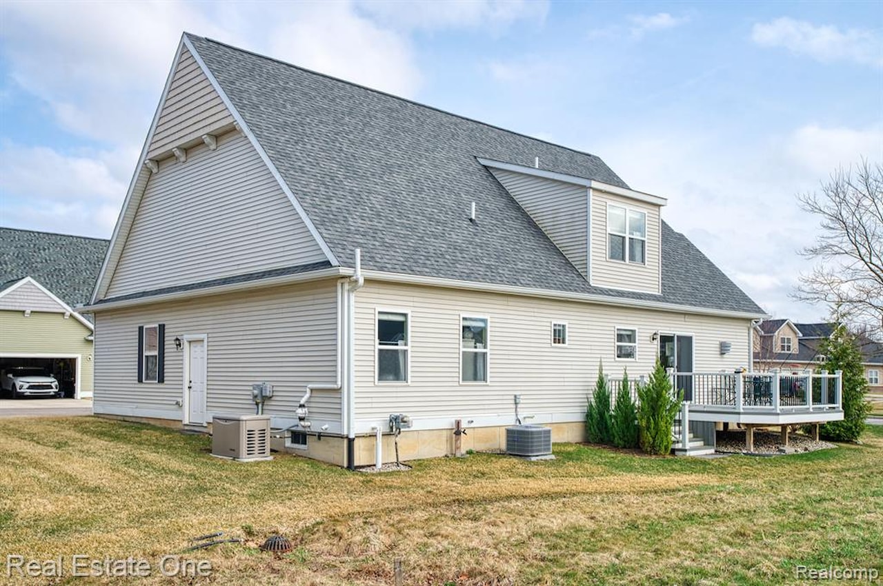314 Dorchester Dr in Howell, MI Photo 9