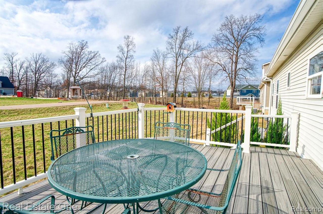 314 Dorchester Dr in Howell, MI Photo 11