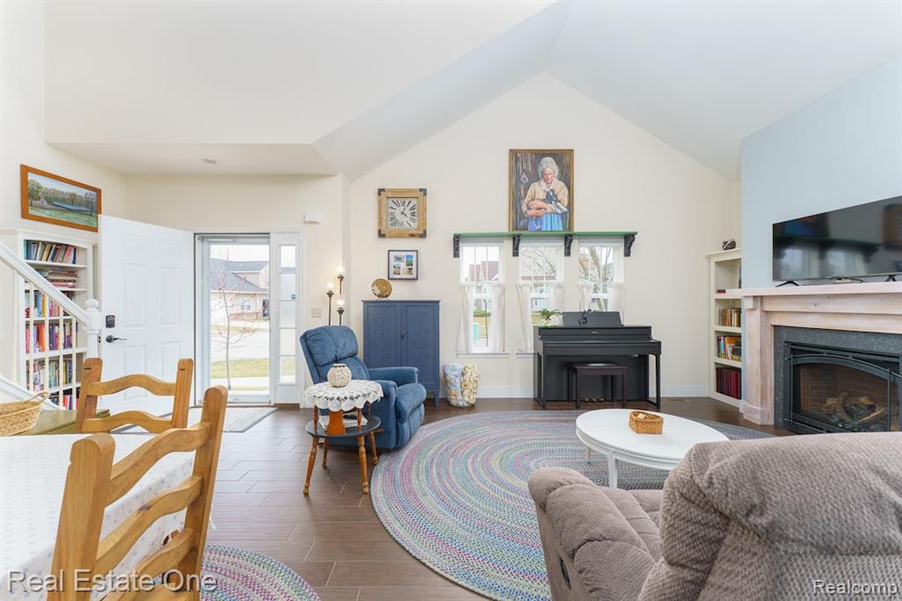 314 Dorchester Dr in Howell, MI Photo 12