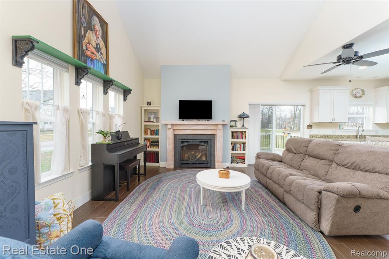 314 Dorchester Dr in Howell, MI Photo 13