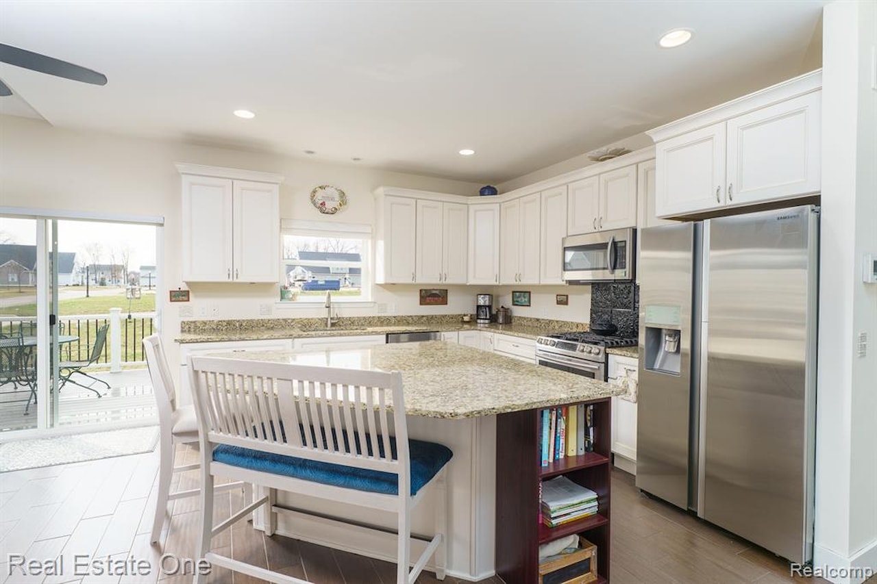 314 Dorchester Dr in Howell, MI Photo 17
