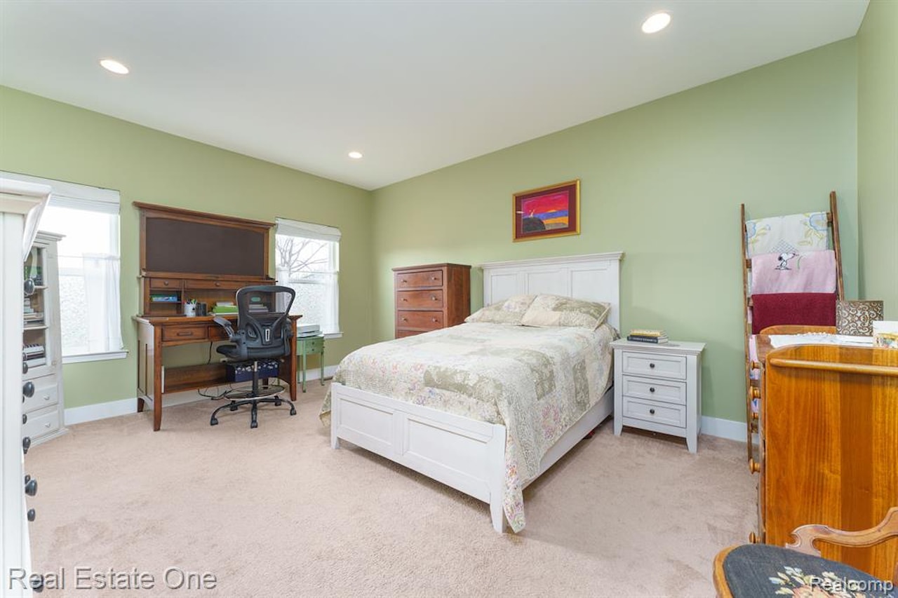 314 Dorchester Dr in Howell, MI Photo 20