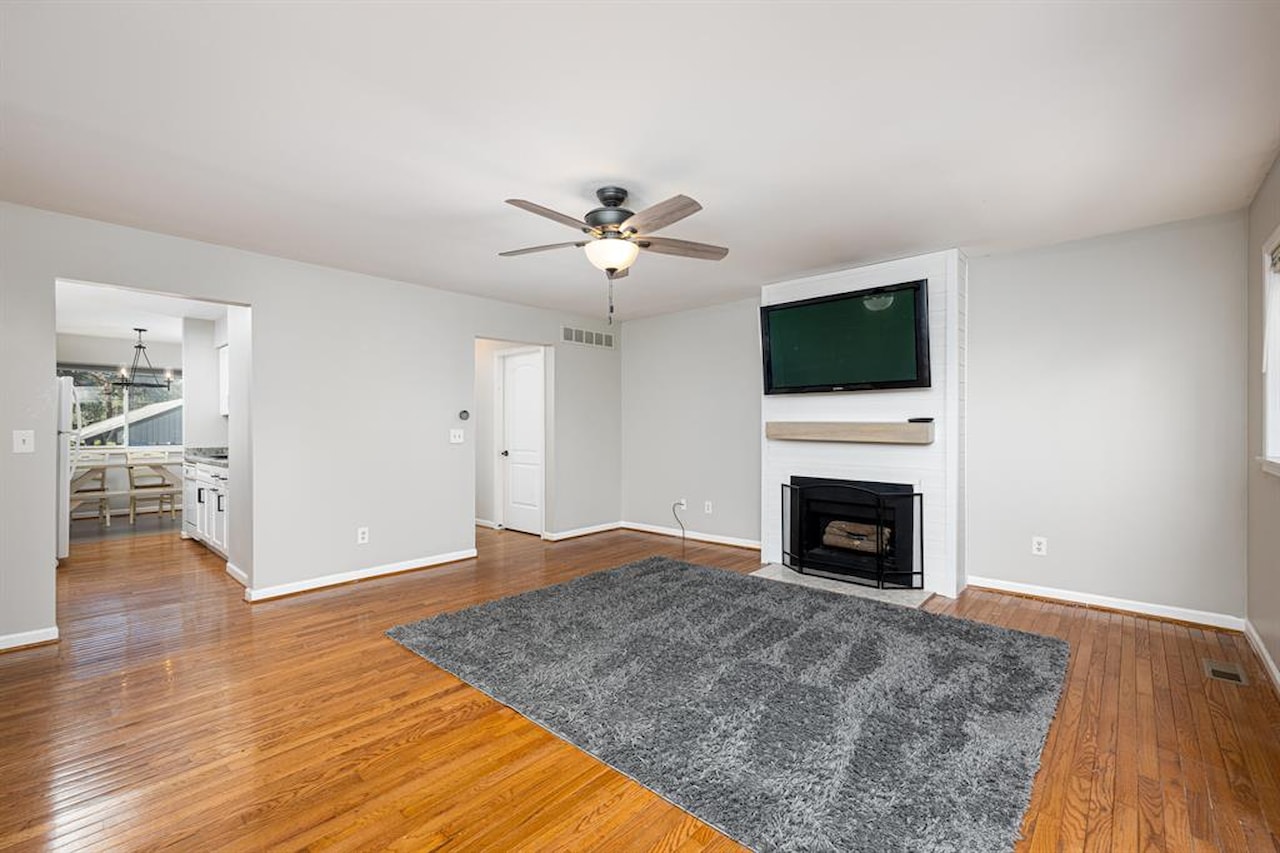 568 Foxboro Square in Brighton, MI Photo 11