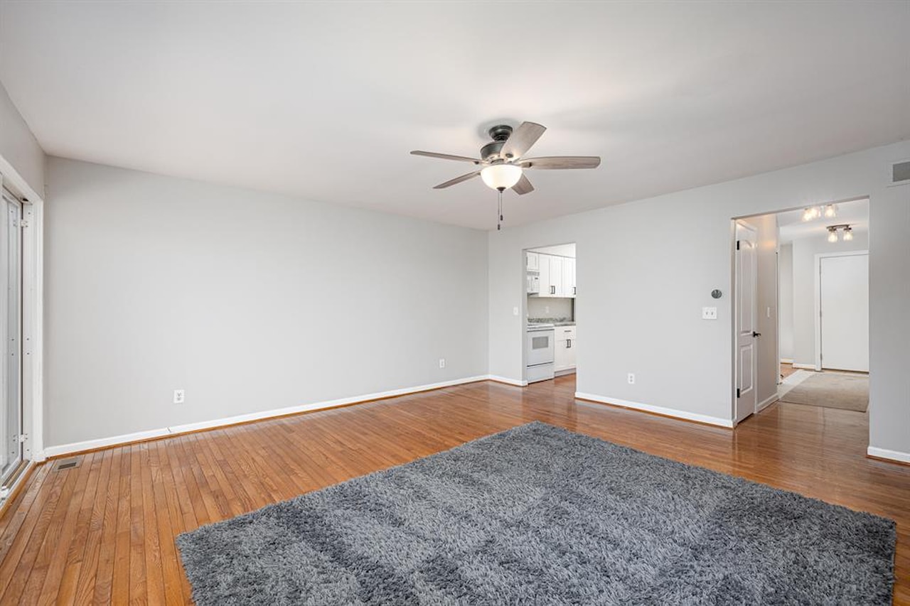 568 Foxboro Square in Brighton, MI Photo 13