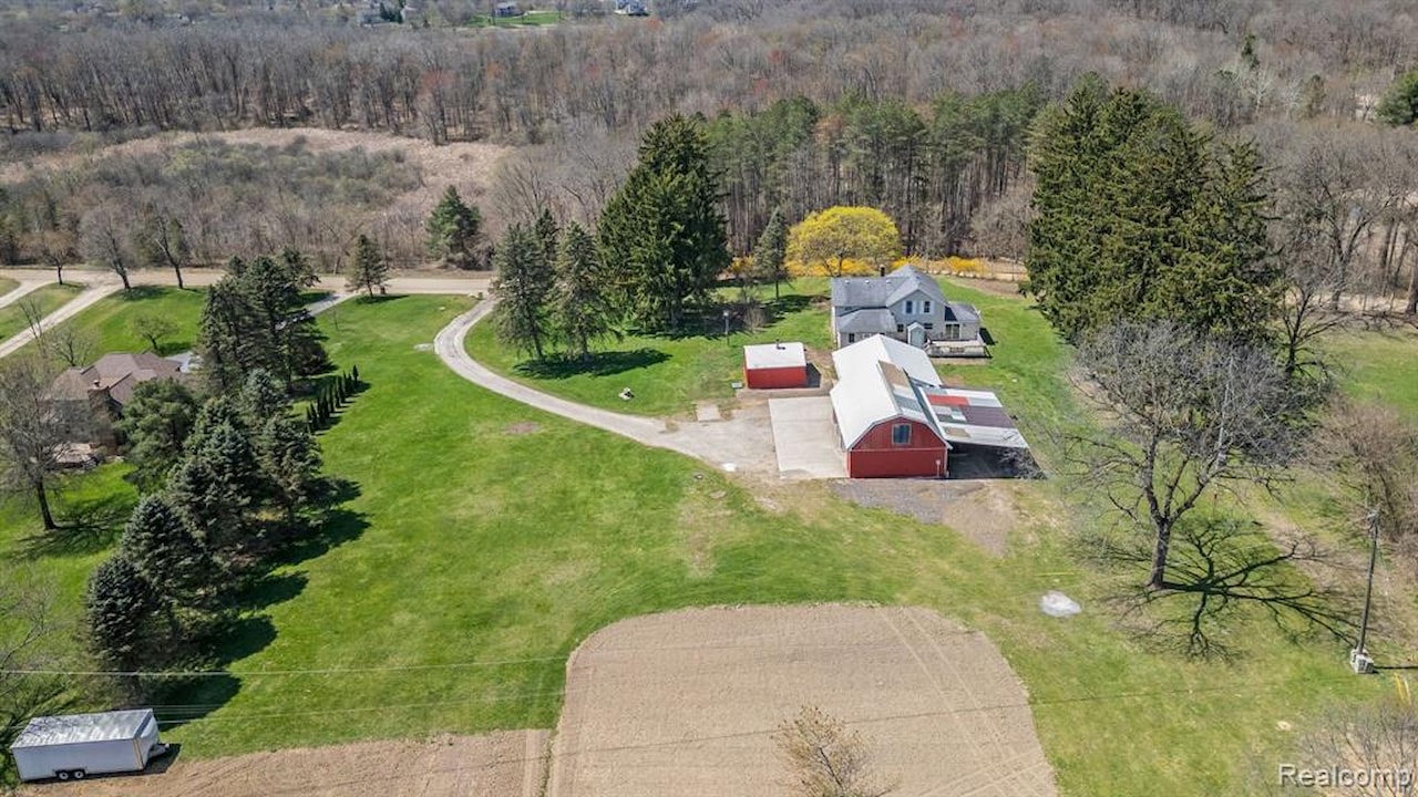 1652 Weaver Rd in Milford Twp, MI Photo 26