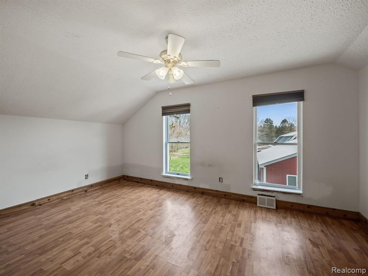 1652 Weaver Rd in Milford Twp, MI Photo 17