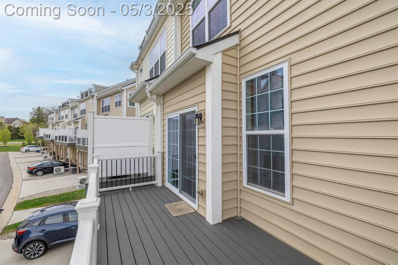 2715 S Spurway Dr in Ann Arbor, MI Photo 36