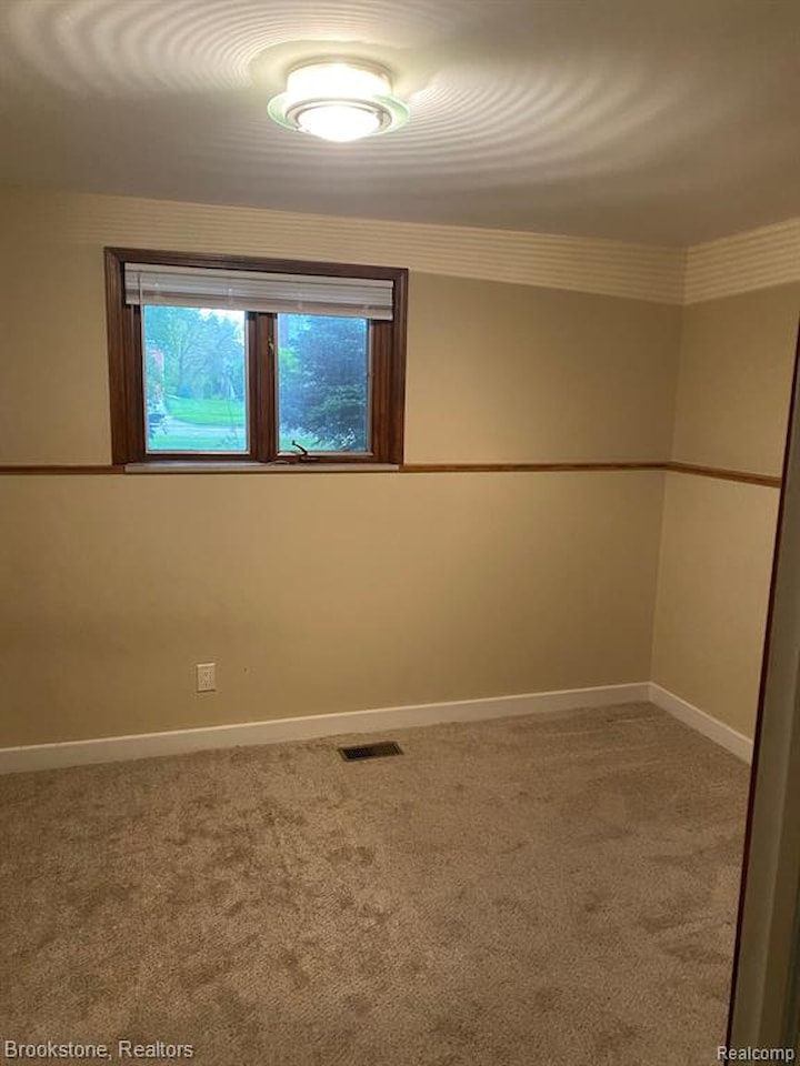 5797 Patterson Dr in Troy, MI Photo 14