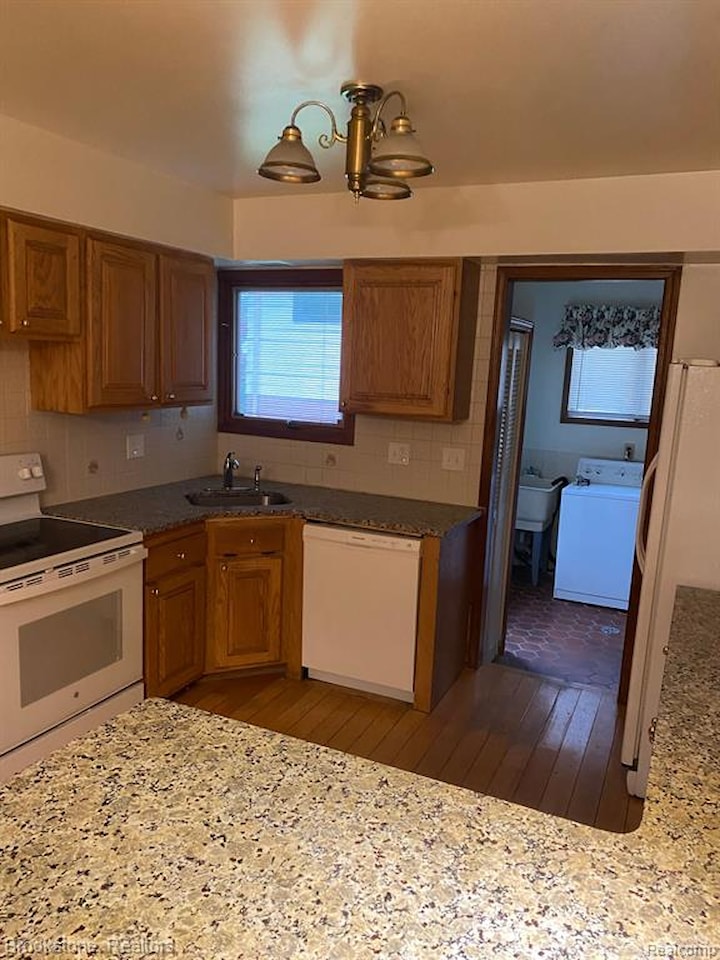 5797 Patterson Dr in Troy, MI Photo 4