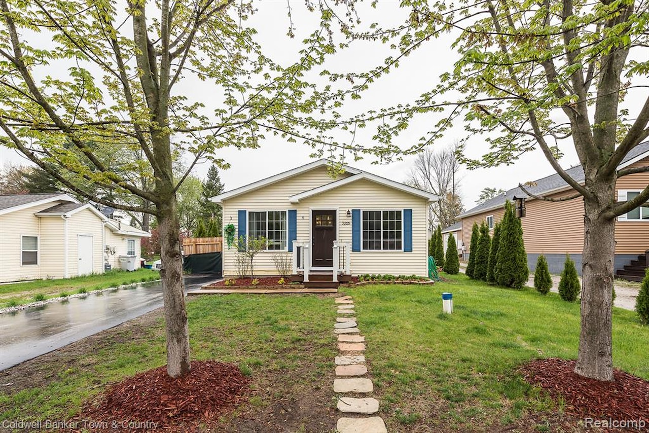 3325 Junior in Hamburg Twp, MI