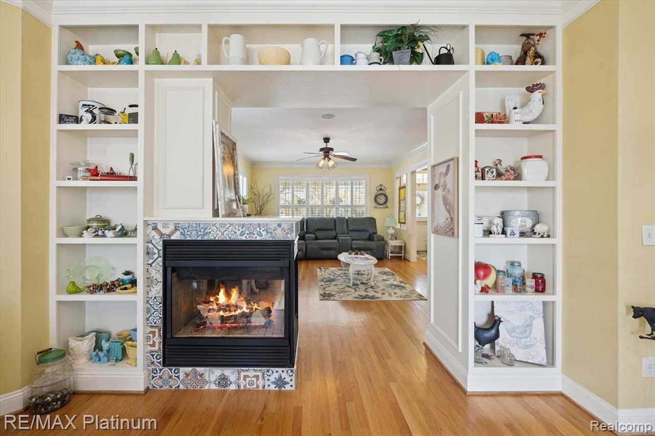 1728 Town Commons Dr in Howell, MI Photo 7