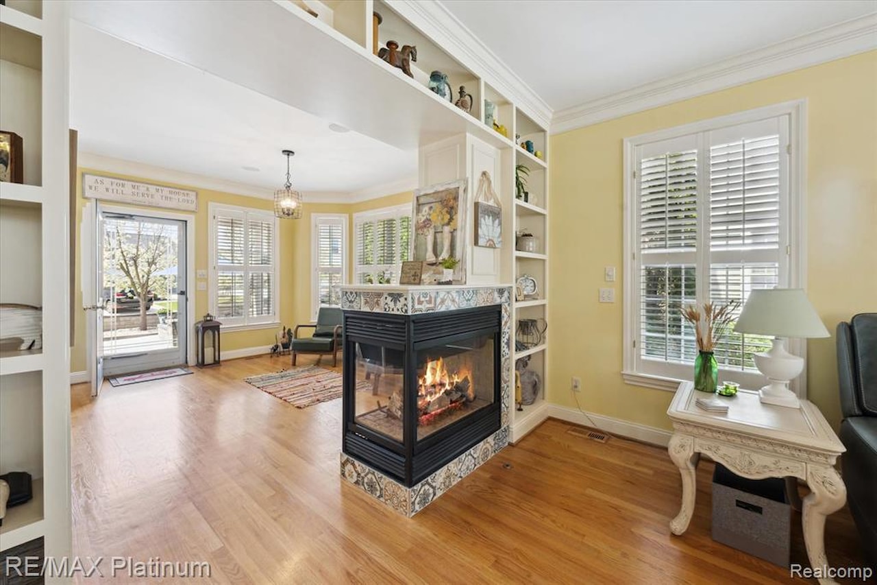 1728 Town Commons Dr in Howell, MI Photo 8