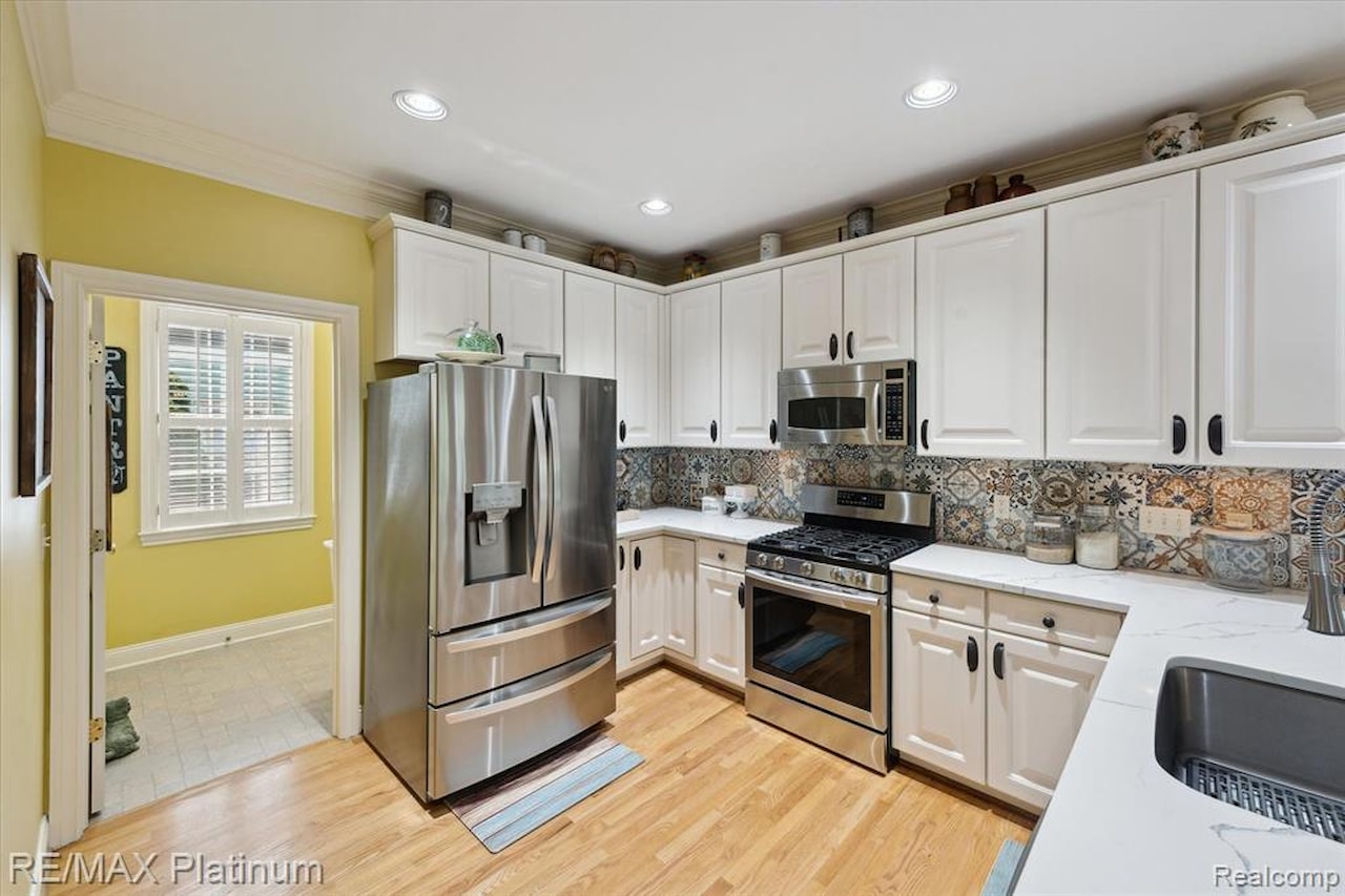 1728 Town Commons Dr in Howell, MI Photo 13