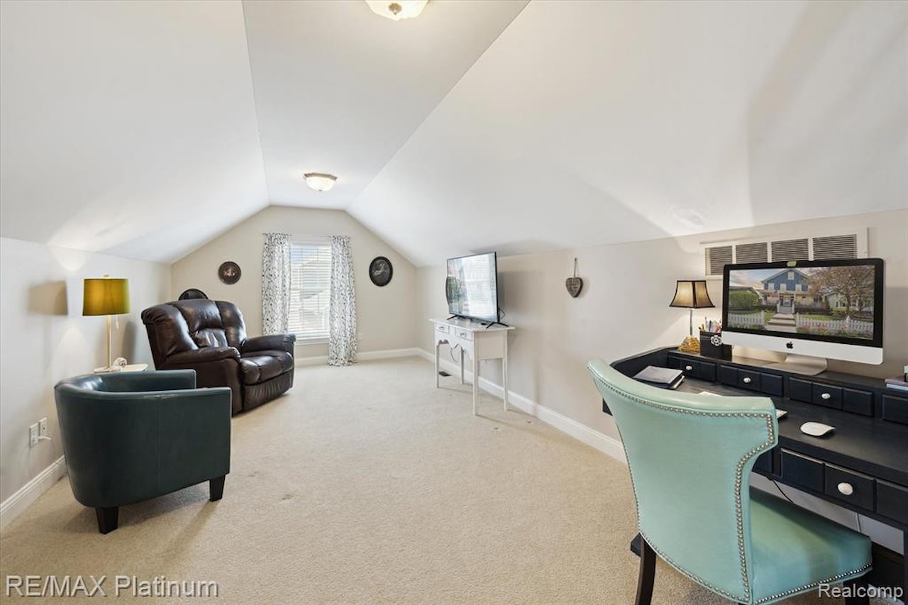 1728 Town Commons Dr in Howell, MI Photo 20