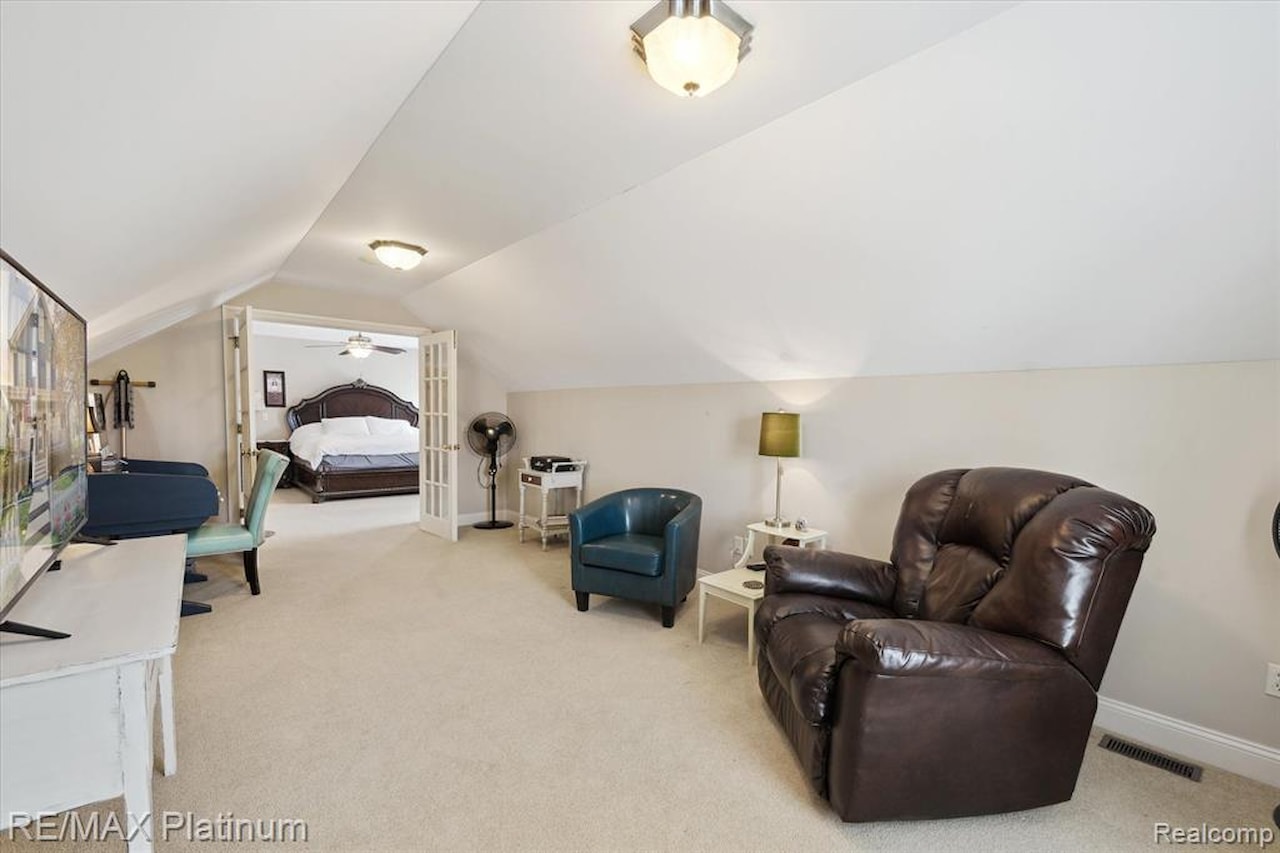1728 Town Commons Dr in Howell, MI Photo 21