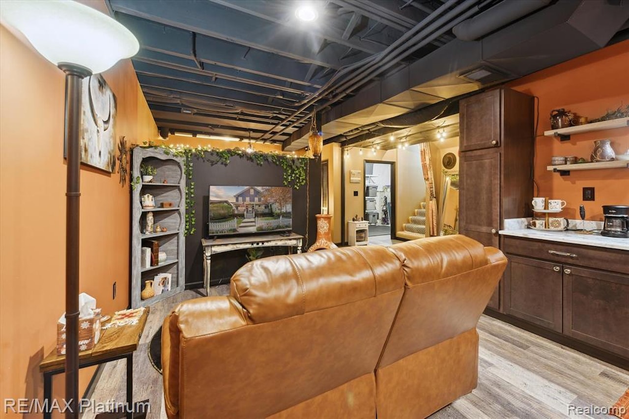 1728 Town Commons Dr in Howell, MI Photo 32