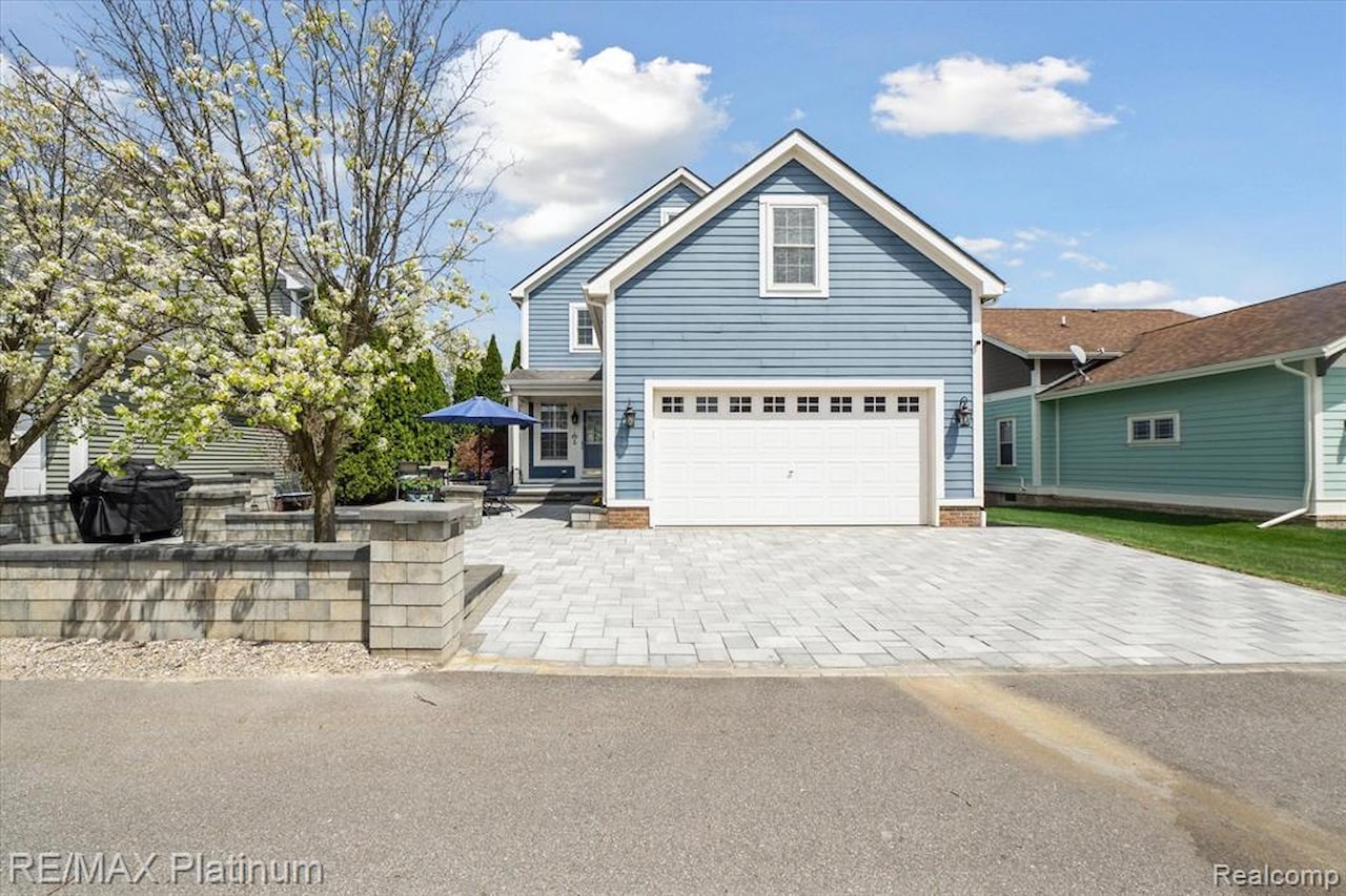 1728 Town Commons Dr in Howell, MI Photo 41