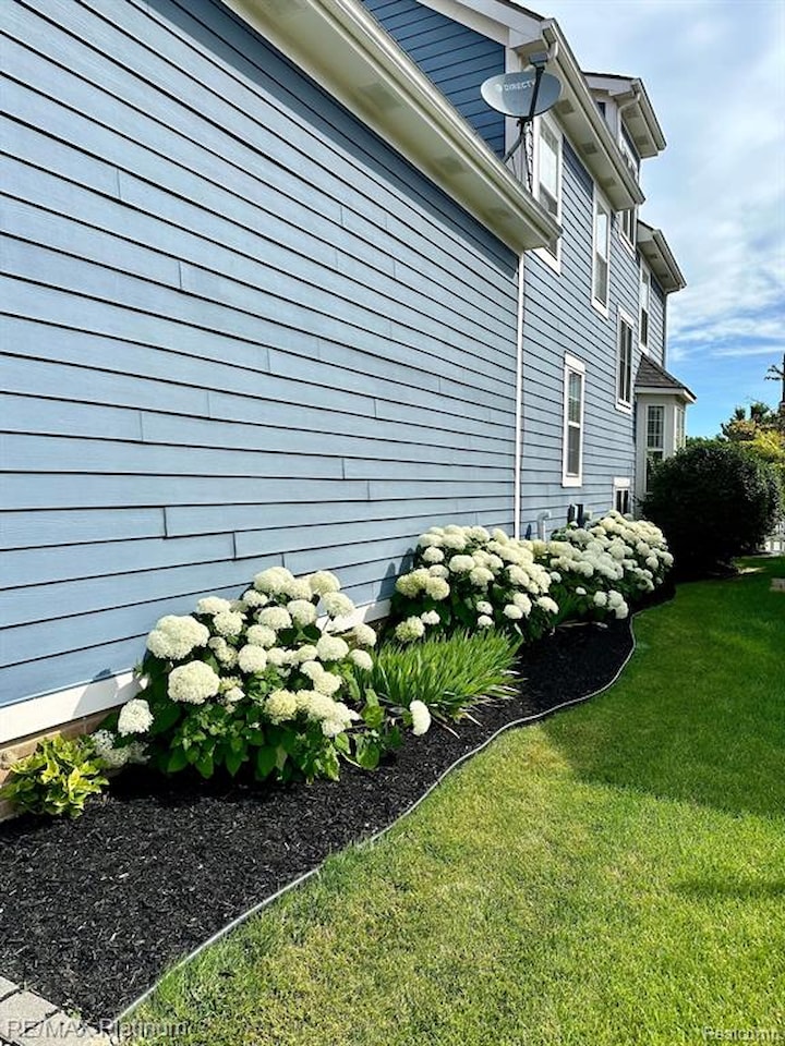1728 Town Commons Dr in Howell, MI Photo 44