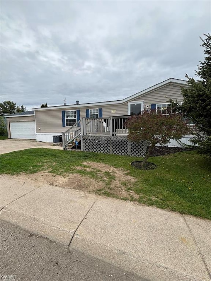 384 River Birch Dr in Genesee Twp, MI