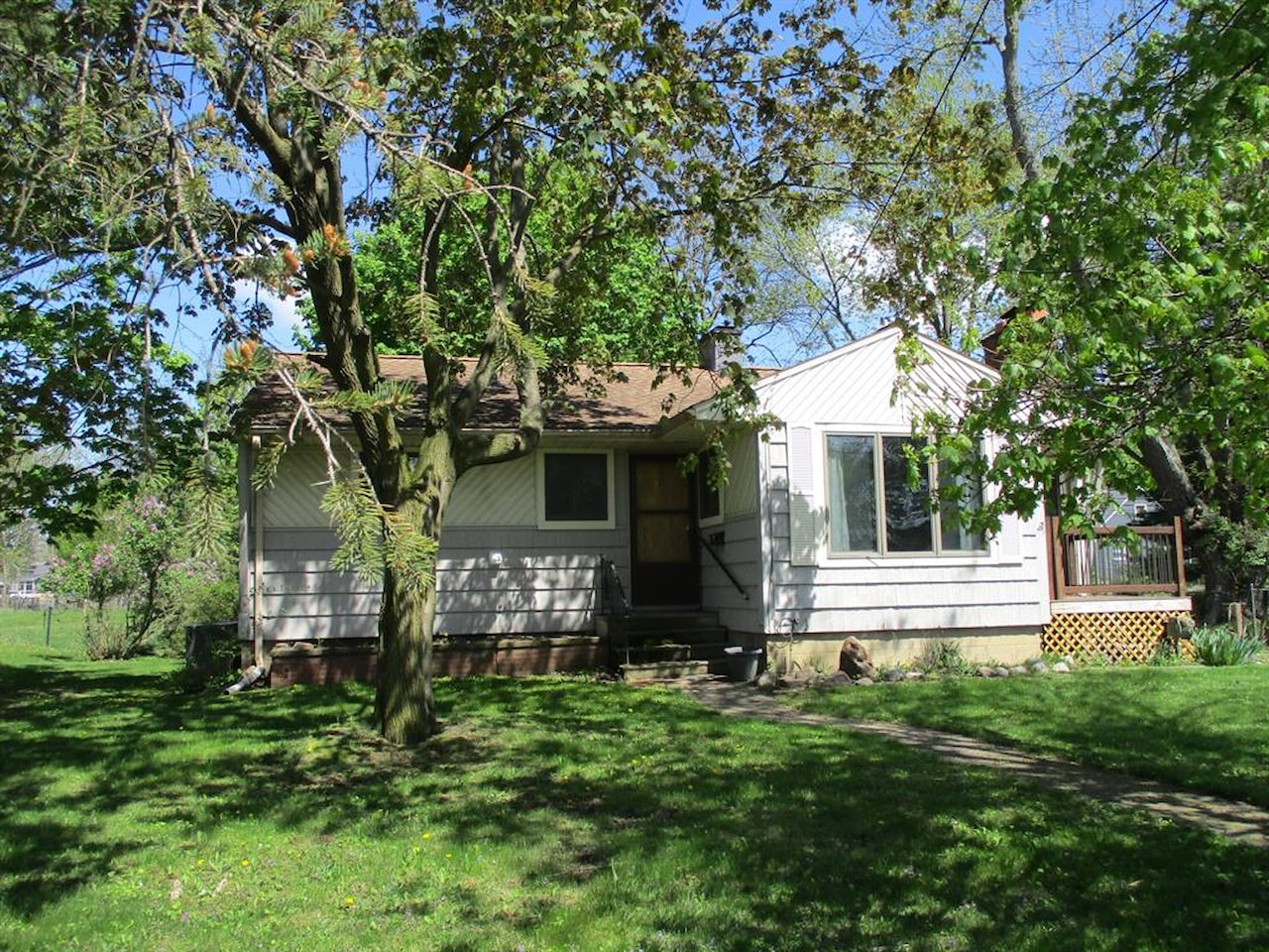 121 Wilkinson St in Chelsea, MI Photo 2
