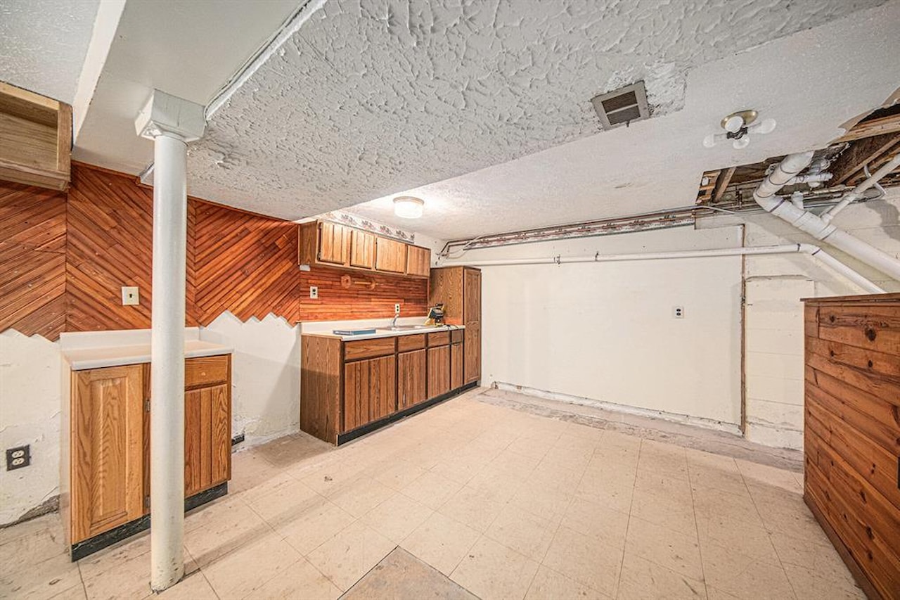 121 Wilkinson St in Chelsea, MI Photo 17