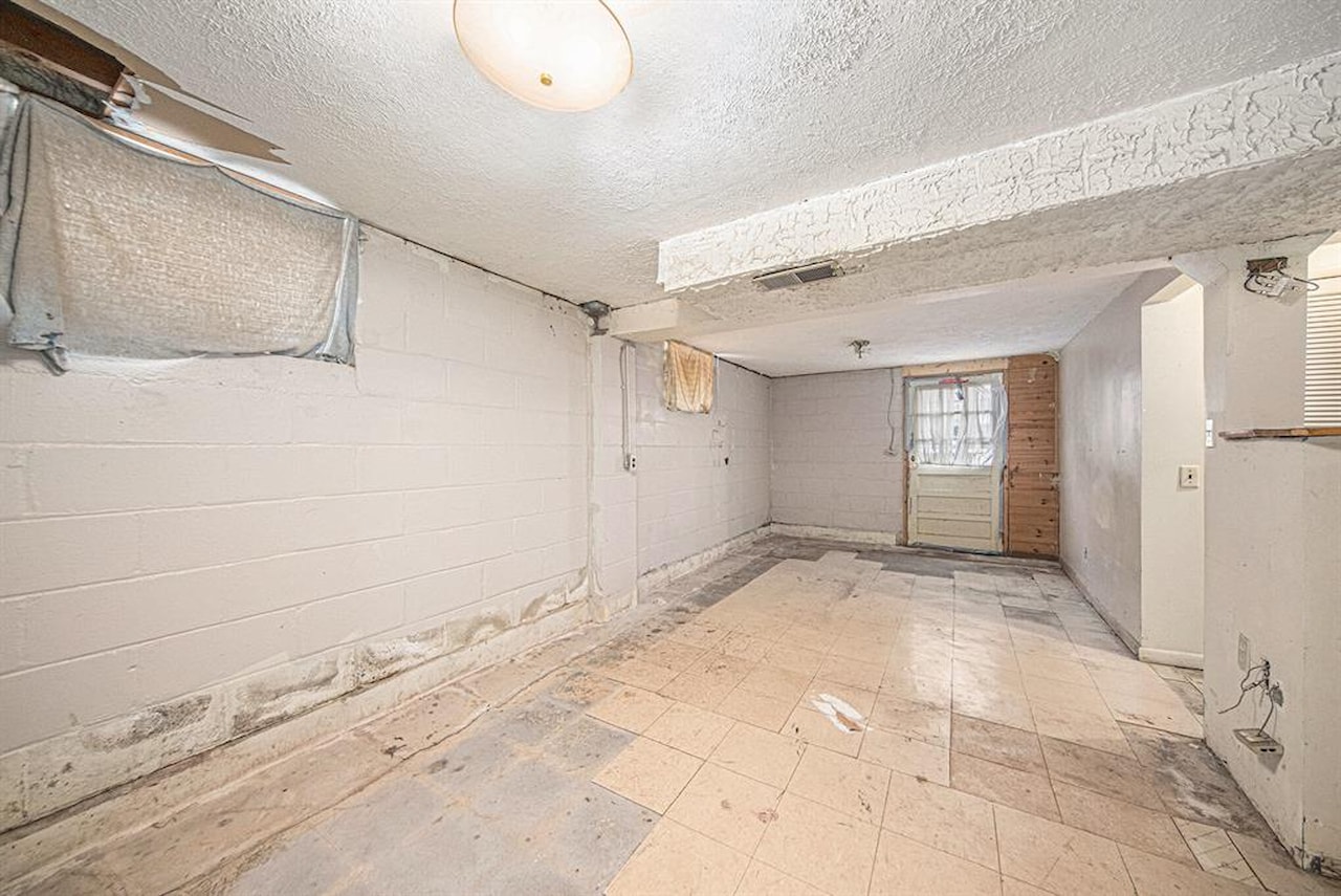 121 Wilkinson St in Chelsea, MI Photo 18