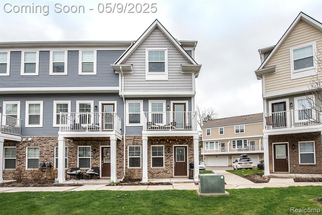 587 Anne Ave in Brighton, MI