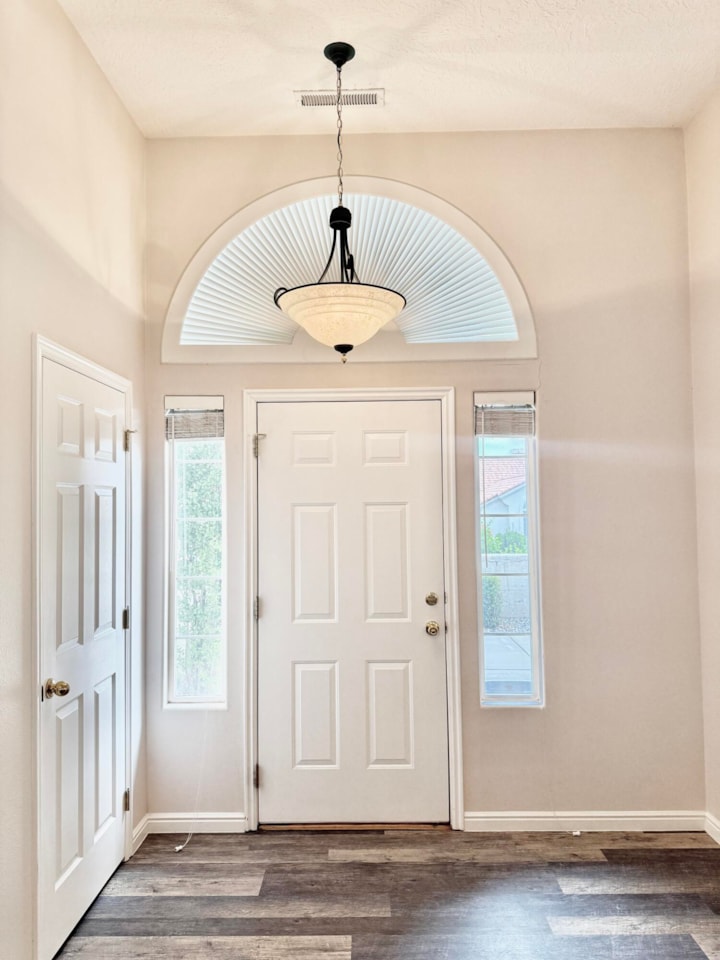 39 N Valley View DR #71 St George, UT 84770 home for sale, MLS#25-260988 - Erika Rogers Photo 4