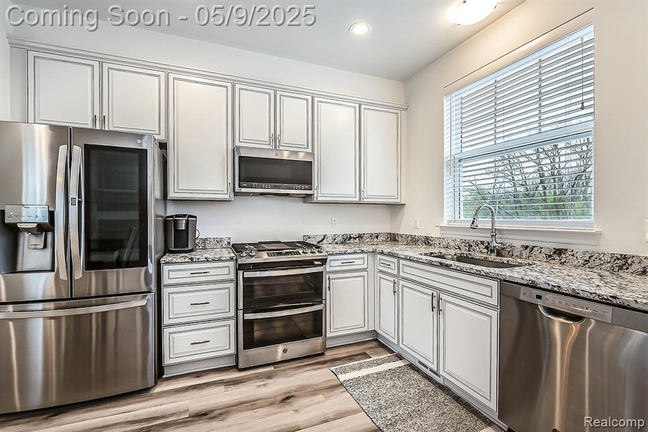 587 Anne Ave in Brighton, MI Photo 10