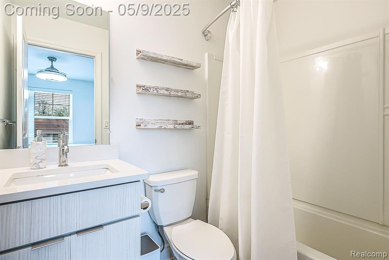 587 Anne Ave in Brighton, MI Photo 18