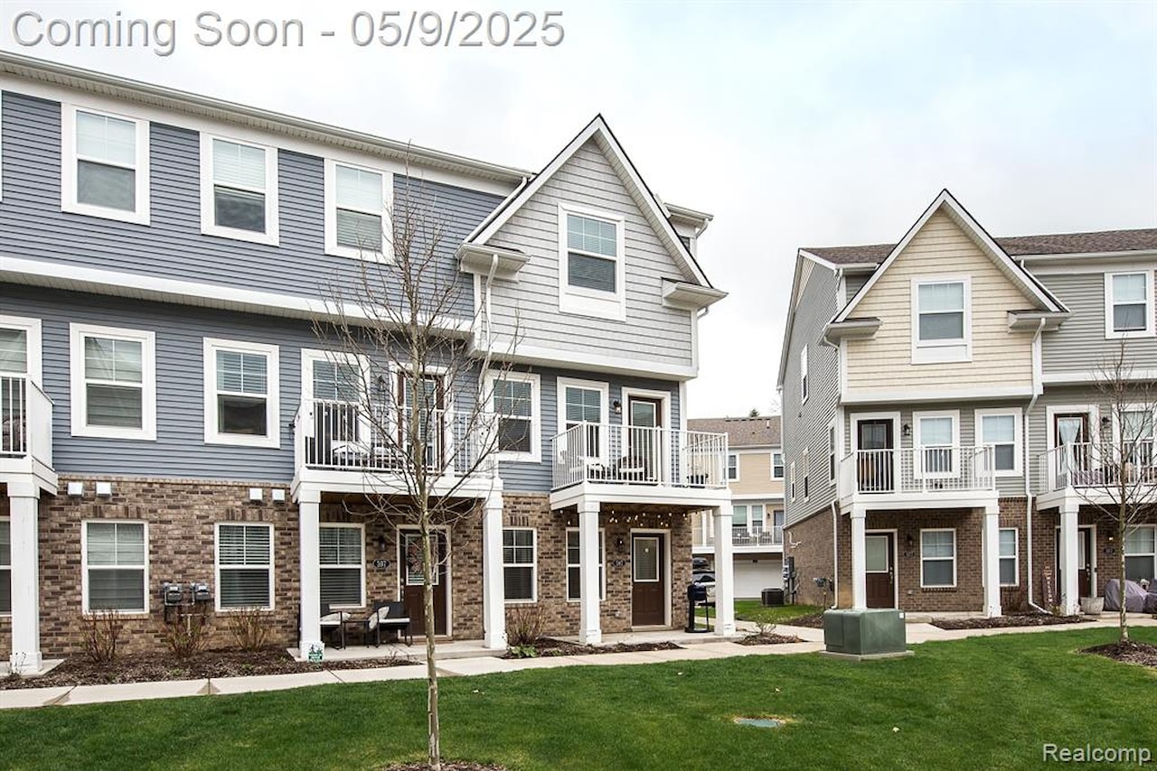 587 Anne Ave in Brighton, MI Photo 28