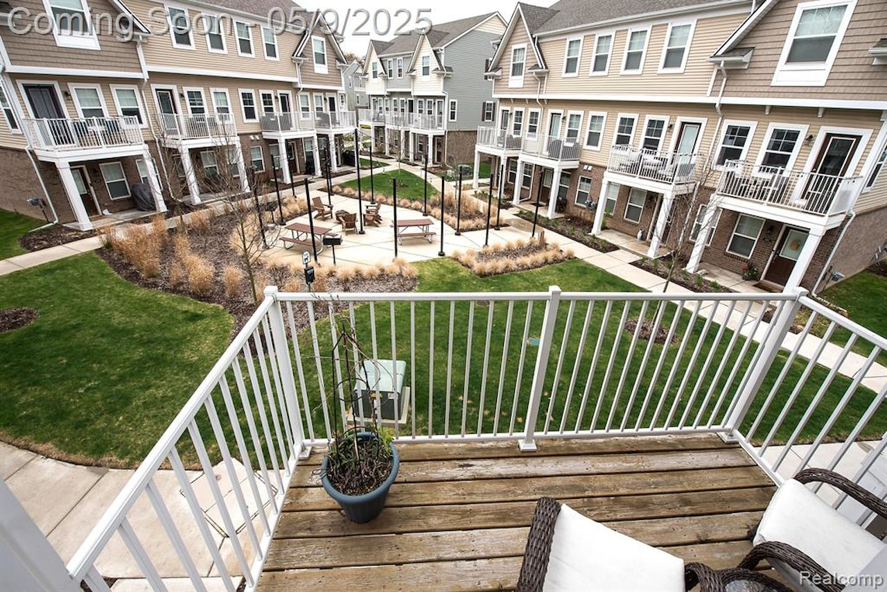587 Anne Ave in Brighton, MI Photo 25