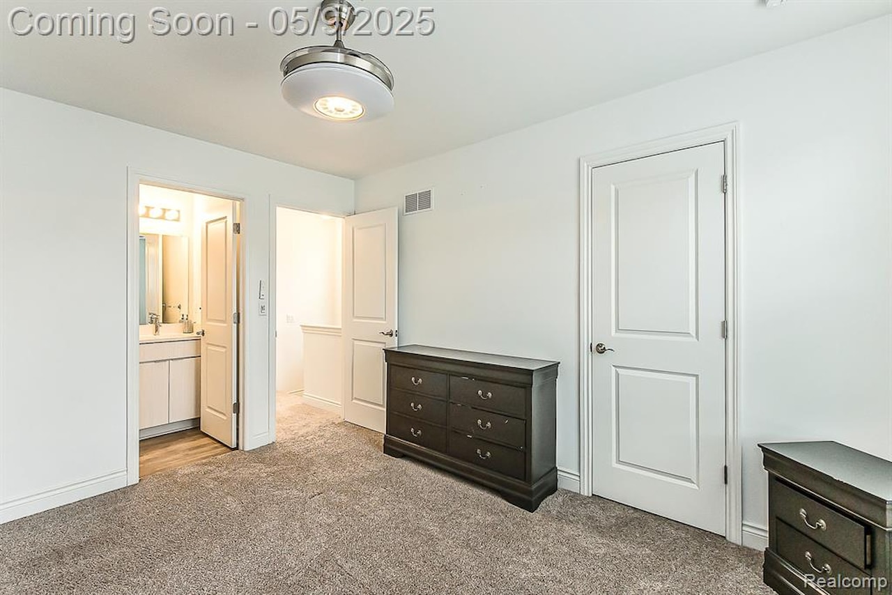 587 Anne Ave in Brighton, MI Photo 19