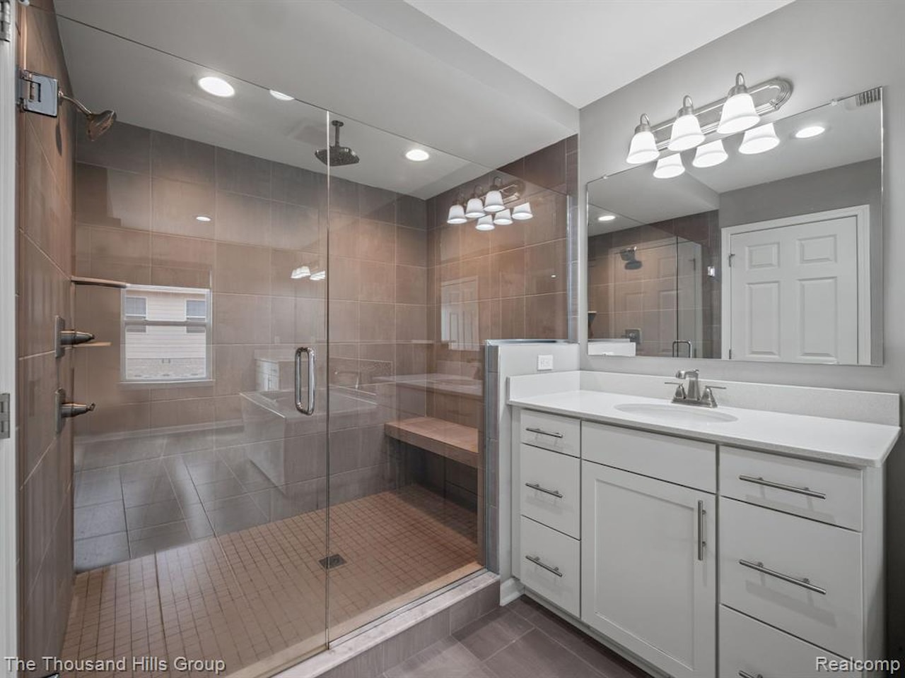 981 Corbin Rd in Rochester Hills, MI Photo 21